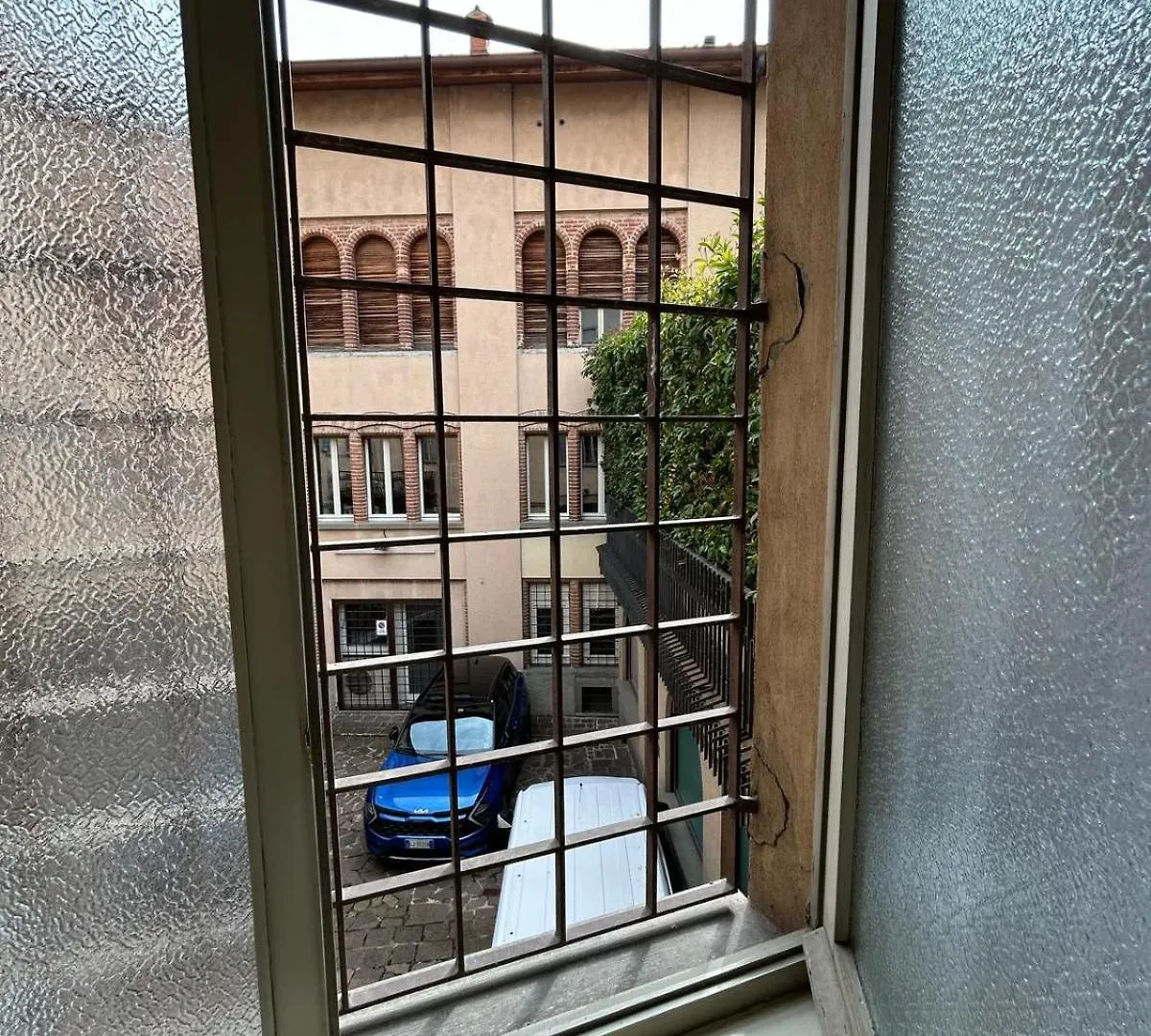 L'Affaire Du Collier Hotel Bergamo 0*,  Italy